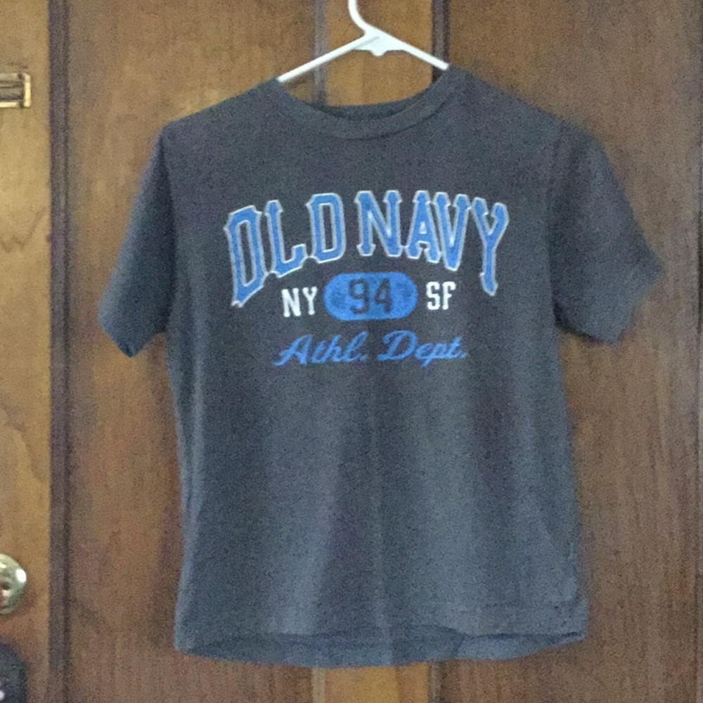 Old navy kids size (8) tee shirt